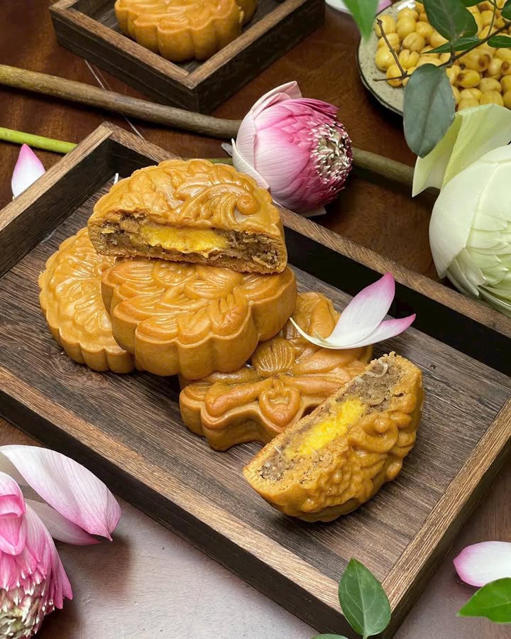 Năm vị bánh Trung thu Senté và nét đặc trưng nhân sen dừa trứng mềm — ảnh 3