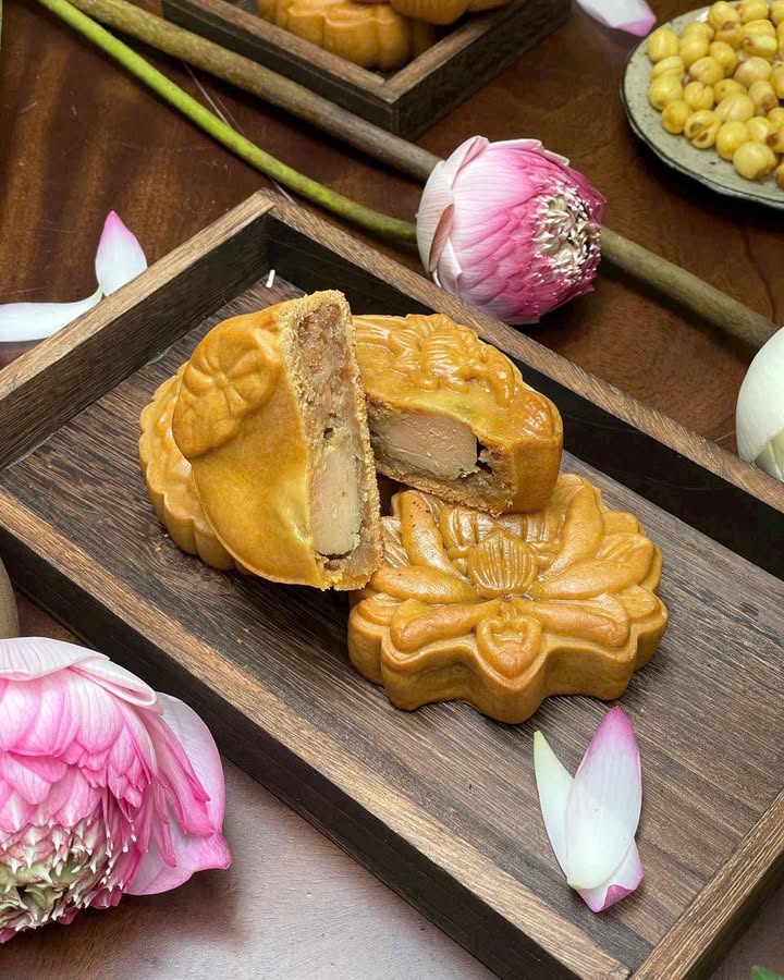 Năm vị bánh Trung thu Senté và nét đặc trưng nhân sen dừa trứng mềm — ảnh 5