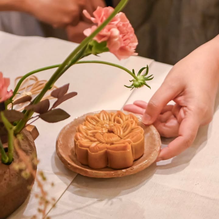 Hoa vương bóng nguyệt, sơn thủy vọng liên: mời bạn ghé chơi và thưởng thức sen