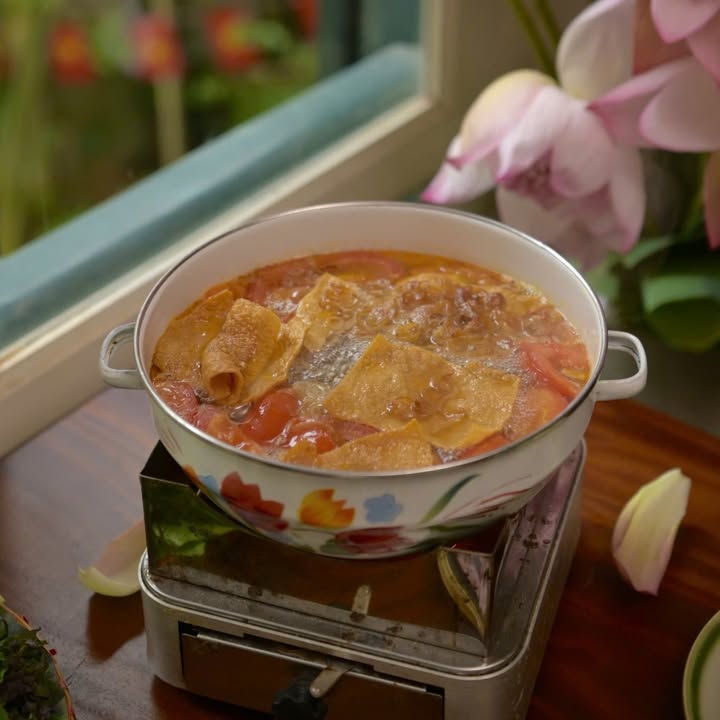 Lẩu riêu ấm cho ngày gió se tại Senté