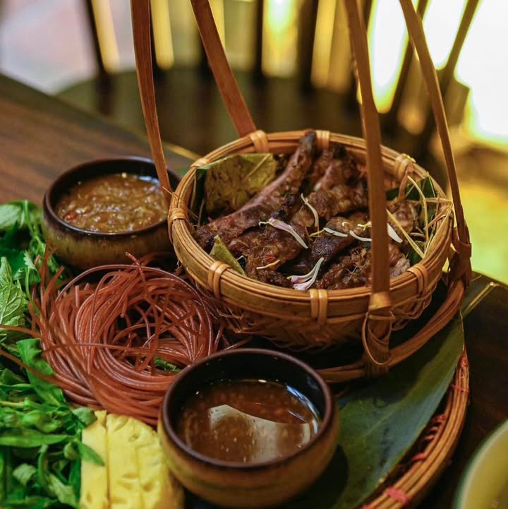 Mâm cơm ấm nóng ngày mưa — ảnh 4