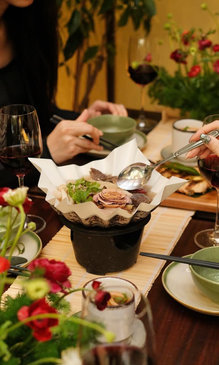 Chớm đông Hà Nội, ấm lòng bên mâm cơm quây quần tại Senté
