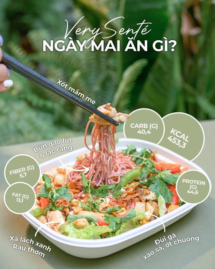 VerySenté: Bún gạo lứt trộn gà xào sả ớt, lựa chọn cân bằng cho ngày mai