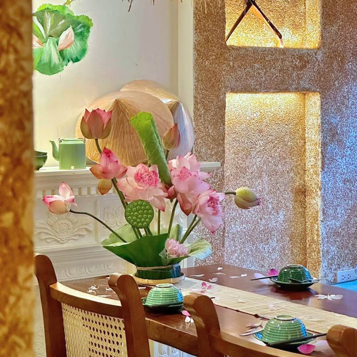 Hạ ghé Liễu Giai, sống chậm cùng mùa sen Hà Nội — ảnh 4
