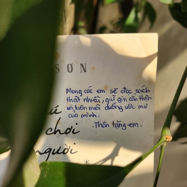 Những lời nhắn gửi yêu thương theo trang sách đến với trẻ em qua chương trình Lưu chữ cho em — ảnh 5