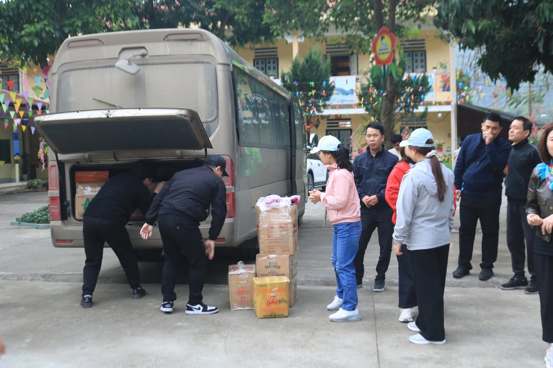 Hành trình Lưu Chữ Cho Em của Senté và Tủ Sách Nuôi Em tại Hà Giang — ảnh 7