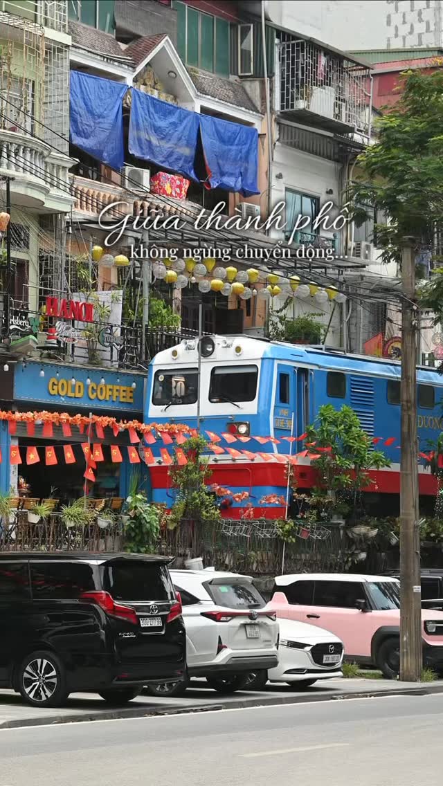 Khoảng xanh giữa phố thị và thực đơn sen thanh mát